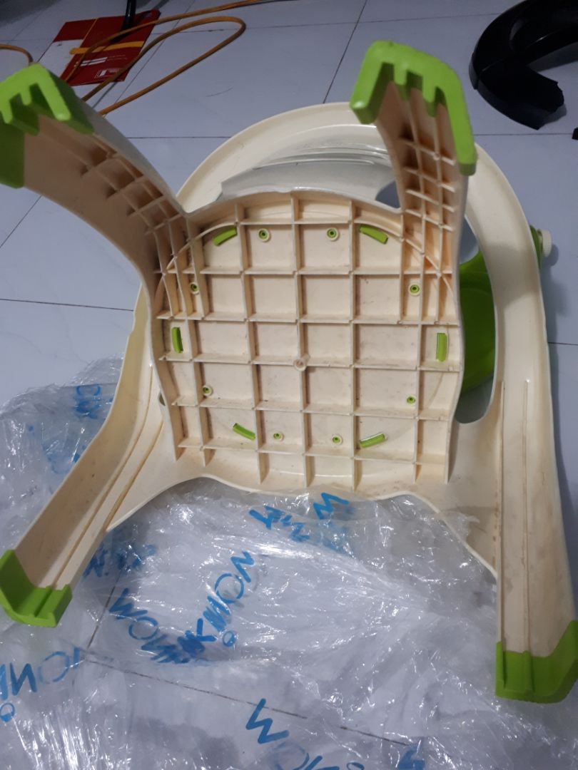 cái ghế dơ kinh khủng, không biết mua hàng mới hay hàng cũ nữa, mua chứ có phải đi xin đâu, lúc nhận hàng nhìn ở trên chứ không để ý ở dưới, coi thường kh quá cái ghế dơ kinh khủng, không biết mua hàng mới hay hàng cũ nữa, mua chứ có phải đi xin đâu, lúc nhận hàng nhìn ở trên chứ không để ý ở dưới, coi thường kh quá