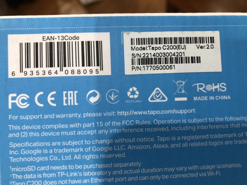 Theo lịch là 27 mới nhận được mà 25 đã giao tới rồi mặc dù kho HCM, đúng là TikiNow không làm mình thất vọng. Có điều đặt 2 cái mà có 1 cái không chèn chống sốc, may không sao. Sau khi dùng mấy hôm phải đánh giá lại. Bản của Tiki Trading là V1.0, không thể điều chỉnh độ phân giải như phiên bản V2.0, các nhà bán khác trên Tiki đắt hơn nhưng là 2.0. Lúc đâu mình tưởng nhớ nhầm vì tìm mãi không thấy chỗ điều chỉnh. Nhà mình trước đã xài V2.0. Tiki trading nên ghi rõ để khách hàng biết.