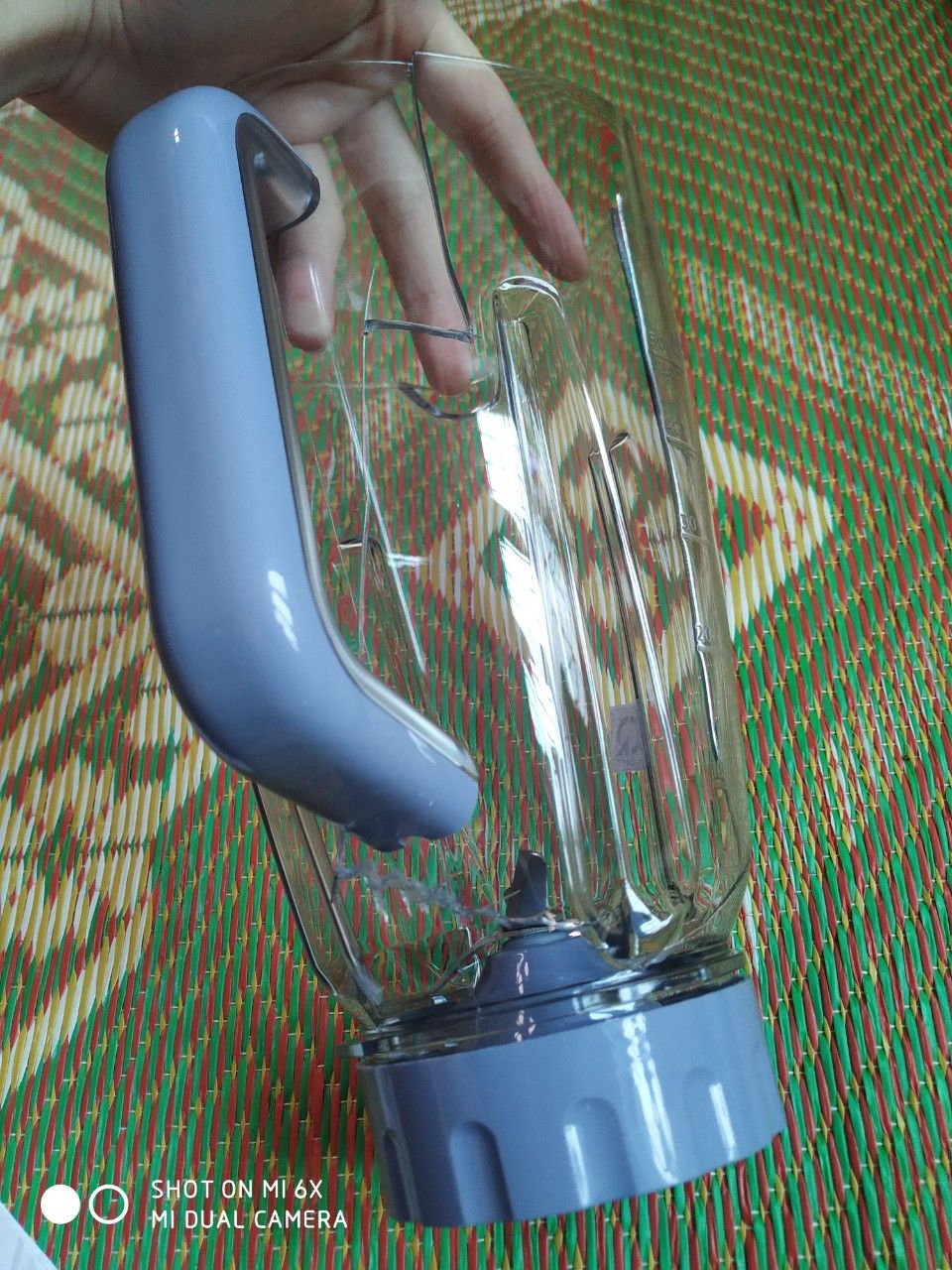 Sản phẩm giao tới mình đã bị vỡ cối xay. Mong nhận được phản hồi của shop để đổi trả hàng cho mình ạ. Xin cám ơn!

Mình đã nhận được đổi trả từ Tiki và hài lòng.