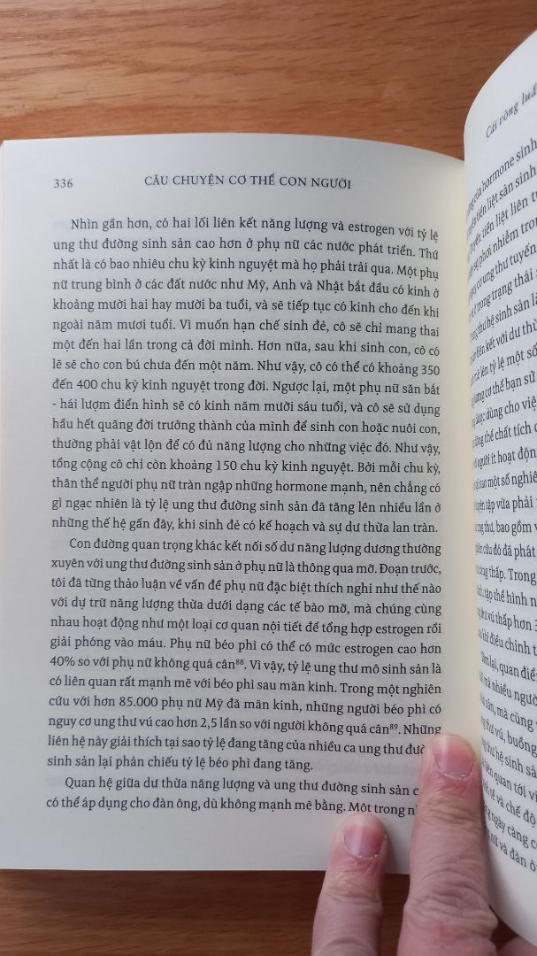 Nội dung khoa học, dễ đọc, dễ hiểu, giúp cho thấy sự ảnh hưởng của yếu tố xã hội, sản xuất nông nghiệp, công nghiệp lên con người
Nếu có thêm nhiểu hình ảnh minh họa thì tốt hơn.