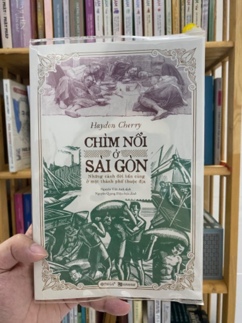 Sách đẹp, đóng gói cẩn thận. Cuốn sách có nội dung trung tâm về đời sống của người dân lao động nghèo ở sài Gòn thời thuộc địa. Cuốn sách mang đến một góc nhìn rất mới về lịch sử xã hội của thành phố. Tác giả viết công phu, nhiều tư liệu thú vị (phần chú thích và tài liệu tham khảo đến 74 trang) giúp hiểu thêm về đời sống và sự biến đổi của Sài Gòn qua thời gian. Đây không phải tiểu thuyết mà là một công trình nghiên cứu, nhưng cách kể khá sinh động nên đọc vẫn cuốn hút.