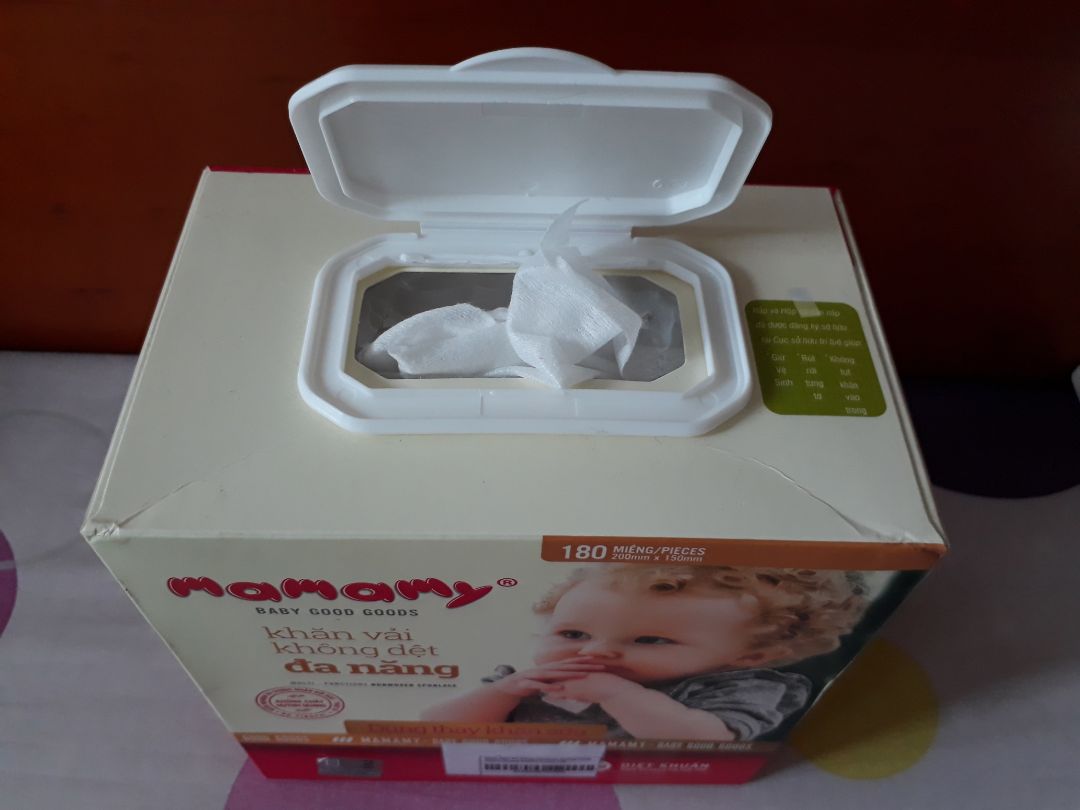Ưu điểm: hộp có nắp, tiện sử dụng.
Khuyết điểm: 
- Giá thành cao hơn và không mềm bằng so với các khăn khô khác
- Nắp hộp nhiều lúc đóng lại khó, ko ấn xuống hết được do hộp giấy mềm chứ không cứng như hộp nhựa.
- Khăn khi kéo ra cứ bị dính vào nhau.