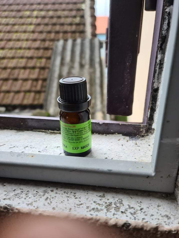 sản phẩm chính hãng, nguyên seal, hạn sử dụng còn dài. Shop uy tín, phục vụ chuyên nghiệp, nhanh chóng, đonga gói cẩn thận, đẹp mắt, giao hàng nhanh có cả quà tặng