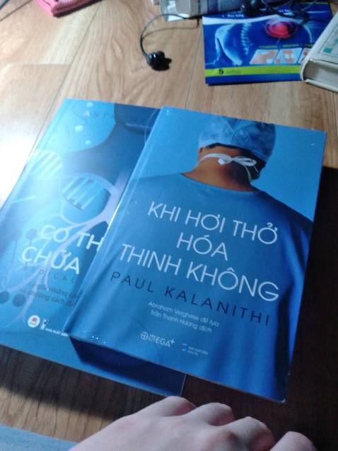 Rất thích đặt hàng ở tiki. Mới đặt tối hôm qua sáng nay đã có. Sách được bọc seal kỹ càng, giao đến nơi còn mới và đẹp. Mong là tiki sẽ đa dạng hơn các sản phẩm của mình