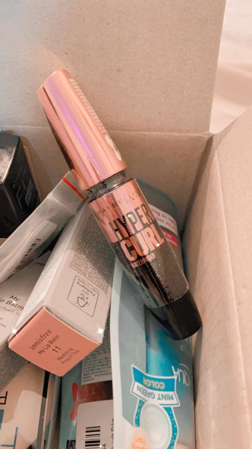 Cực kì ưng ý. Trộm vía mình hợp mua sắm ở Tiki thì phải ? Mua hàng 5-6 năm nay chưa bao giờ gặp trục trặc gì. Hàng đến tay lúc nào cũng tinh tươm bắt mắt, chất lượng miễn bàn. Chọn nhà cung cấp là Tiki Trading thì luôn yên tâm về độ uy tín chính hãng.
Mà hơn hết là Tiki giao hành rất nhanh, đóng gói cẩn thận chuyên nghiệp, đổi trả cũng dễ dàng hơn nữa. Nói chung so với *** hay ***, mình thấy TIKI là đỉnh nhất rồi ?