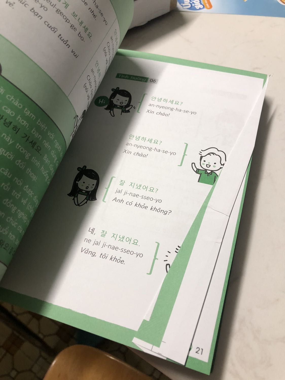 Sách đẹp, giao hàng nhanh, đóng gói kỹ
Tuy nhiên có 1 trang bị lỗi mn ạ :( hơi buồn tí nhưng ko sao Sách đẹp, giao hàng nhanh, đóng gói kỹ
Tuy nhiên có 1 trang bị lỗi mn ạ :( hơi buồn tí nhưng ko sao
