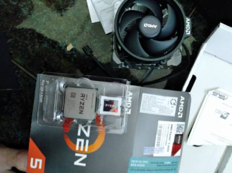 Hàng chính hãng, mua đợt sale còn 4.3tr nên cũng hài lòng với sản phẩm.
Tản nhiệt hơi khó gắn vào main