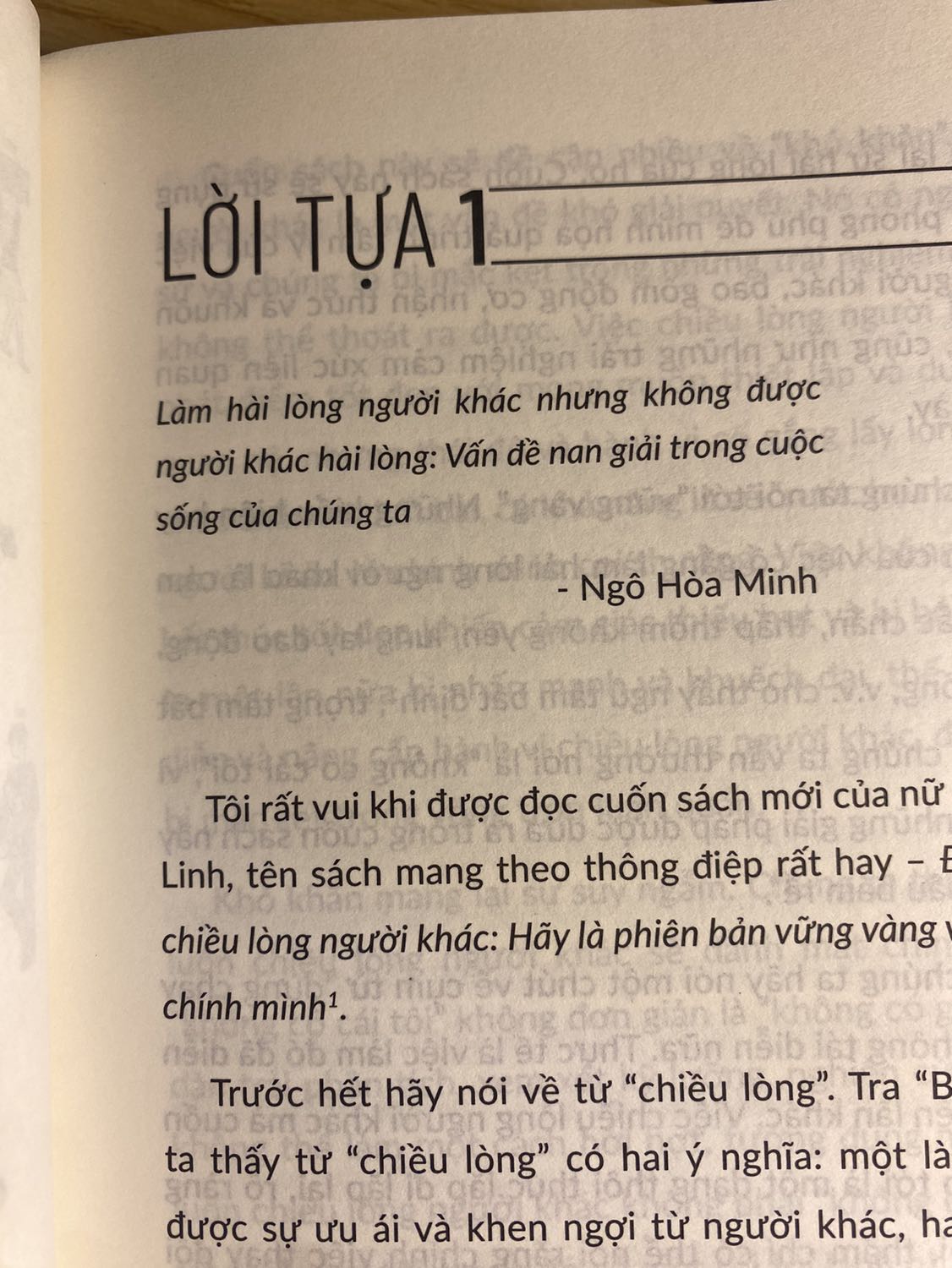 Một cuốn sách tâm lý về chủ để mình thấy rất phổ biến hiện nay khi ngta nghĩ rằng có thể làm người khác yêu quý mình bằng cách chiều lòng họ. Nội dung sách chi tiết, dễ hiểu có cả phần luyện tập cuối chương nữa. Bìa của cuốn sách đơn giản nhưng ngẫm thì rất ý nghĩ lun á. Shop giao siêu nhanh, đóng gói ổn, sẽ ủng hộ tiếp ❤️❤️❤️