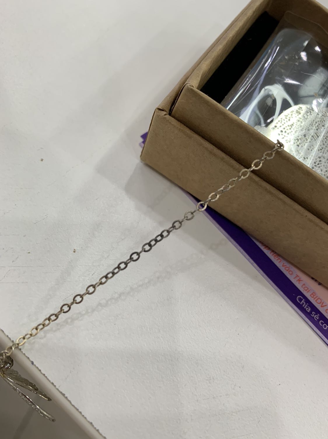 Dây vừa nhận đã gỉ bong hết lớp mạ.