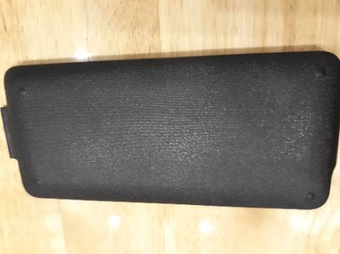 Chọn máy này vì có thêm tính năng mới khá hay. Giá rẻ hơn bên ngoài, đặt 2 ngày là có. Máy to hơn các máy đời trước, viền quanh và nắp máy nhám khá sang, thân máy chắc chắn. Chỉ không thích kiểu bàn phím mới này và màn hình bị hở viền.