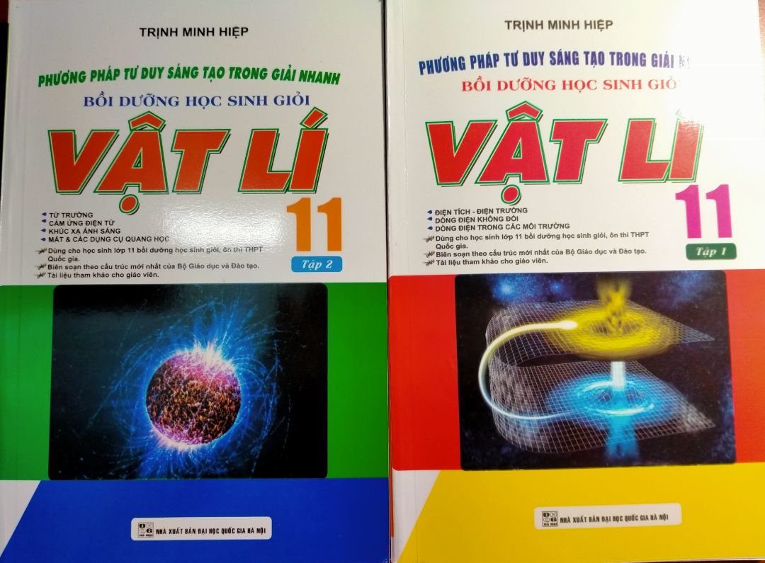 Sách hay, phân dạng từng chủ đề rõ ràng. Mỗi chủ đề đều có lý thuyết, phân dạng bài tập cùng phương pháp giải cụ thể, các ví dụ và bài tập vận dụng rất đa dạng từ dễ đến khó. Đặc biệt là các bài tập vận dụng đều được giải chi tiết, rất thích hợp với những bạn muốn bồi dưỡng thêm môn Lý