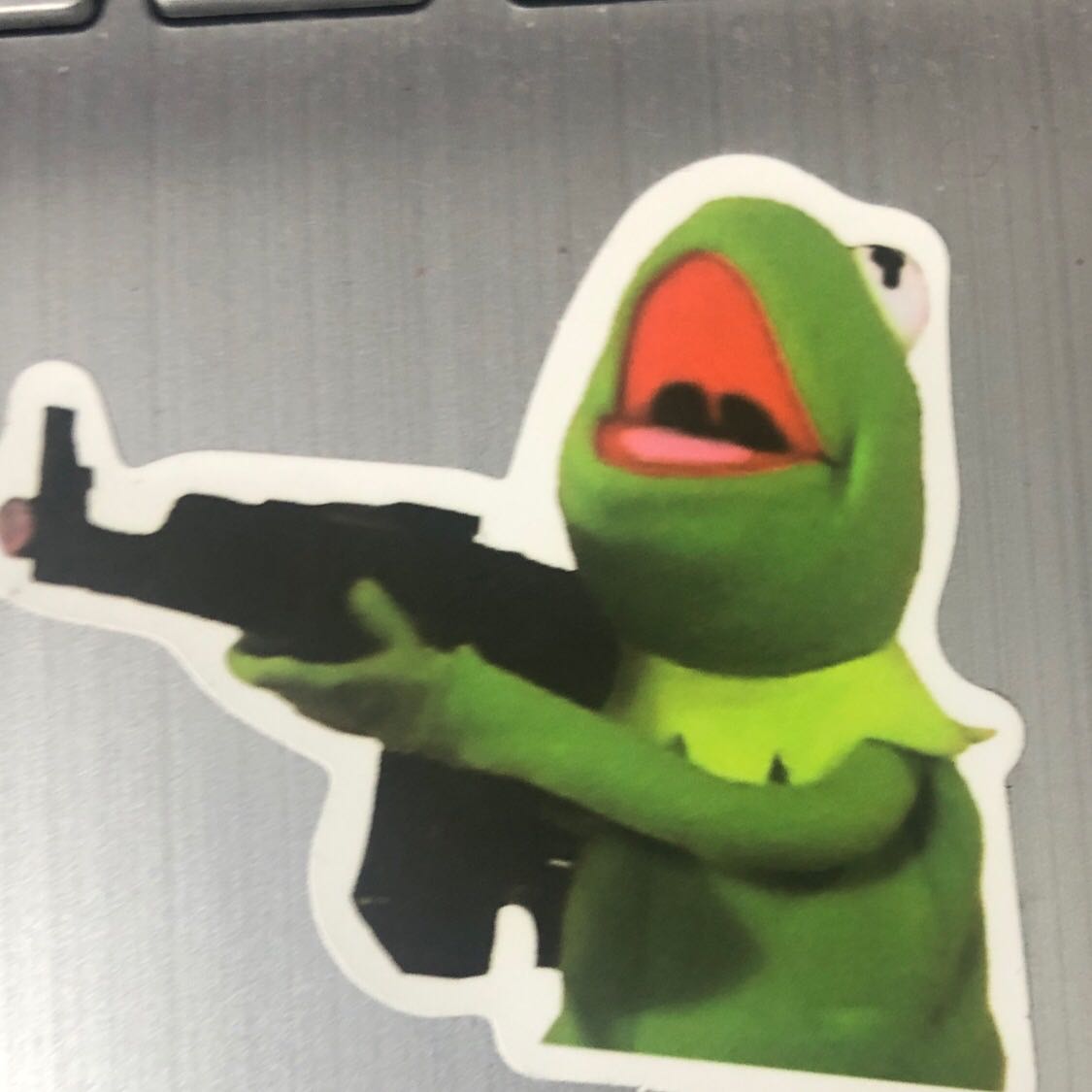 Giao hàng nhanh tuyệt vời
Đóng gói hàng rất tốt
Cảm giác gõ phím rất đã ( mình dùng brown switch) nên âm thanh rất ổn với yêu cầu sử dụng