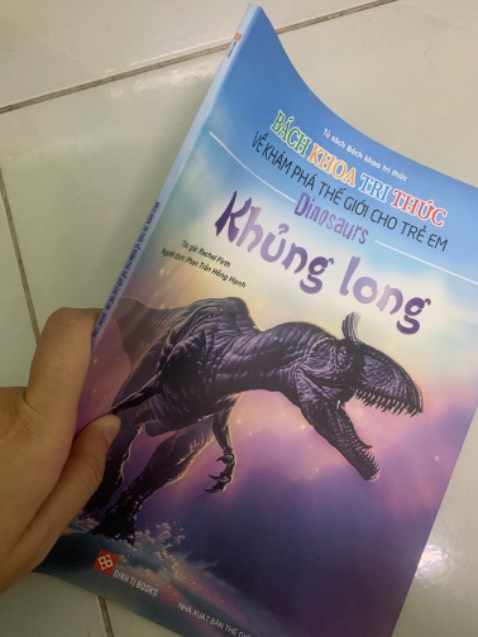 Nội dung hay, đa dạng chủ đề, phù hợp cho cả lứa tuổi thiếu niên, hình ảnh phù hợp, rõ nét ❤️; tuy nhiên sách hơi mỏng xíu :>