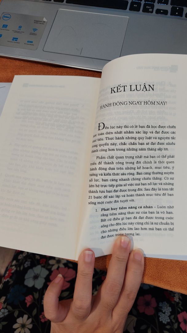 Sách chất lượng giấy xấu, chữ k rõ nét, k có cả mục lục luôn. giống như sách lậu vậy. đề nghị Tiki kiểm tra lại hàng hóa