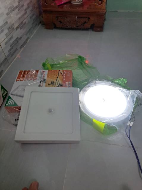 Độ sáng tốt đèn lâu tắt. Thiếu phụ kiện