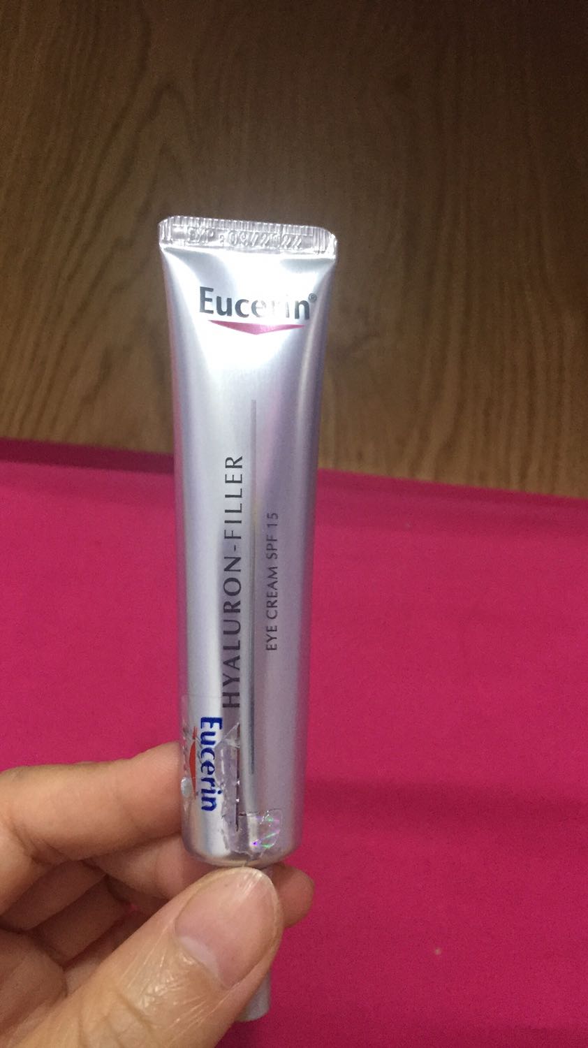 Tên cùng loại nhưng vỏ thì ko giống như trên trang. Gọi tổng đài để đổi mà mấy lần đều bận nên không muốn gọi nữa. Dùng tạm vậy nhưng lần sau không dám quay lại shop Tên cùng loại nhưng vỏ thì ko giống như trên trang. Gọi tổng đài để đổi mà mấy lần đều bận nên không muốn gọi nữa. Dùng tạm vậy nhưng lần sau không dám quay lại shop