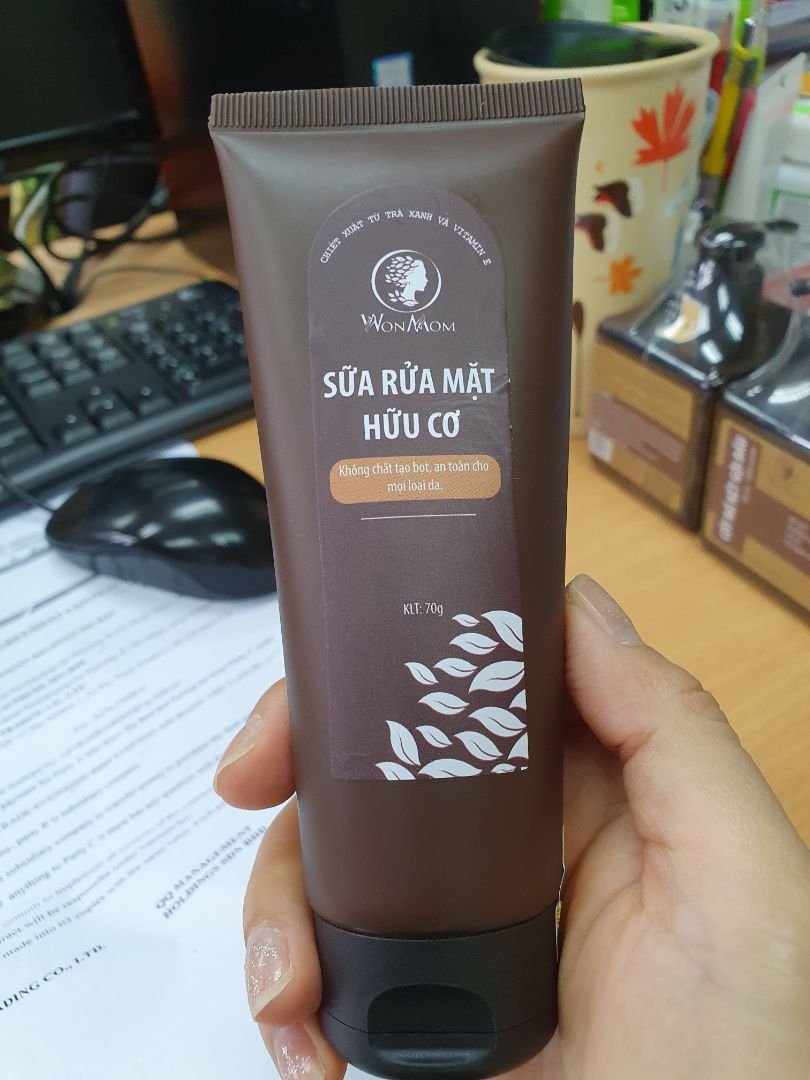 Sản phẩm dùng ko ok lắm, ko cảm thấy sạch mịn, sản phẩm khi giao cũ, bao bì tem nhãn bong tróc phải bóc ra dán lại để cảm thấy đỡ buồn. Đánh giá về hình thức và nội dung đều ko đạt, ko phù hợp giá tiền. Sản phẩm dùng ko ok lắm, ko cảm thấy sạch mịn, sản phẩm khi giao cũ, bao bì tem nhãn bong tróc phải bóc ra dán lại để cảm thấy đỡ buồn. Đánh giá về hình thức và nội dung đều ko đạt, ko phù hợp giá tiền.