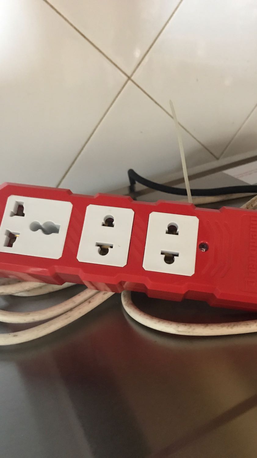 Chắc chắn, đẹp, giá thành tốt hơn nhiều so với tiệm điện. Đóng gói kỹ càng.