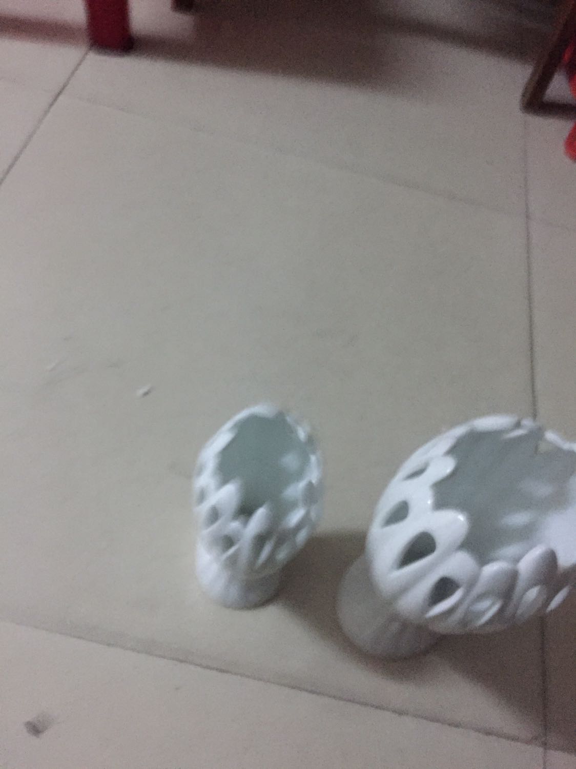 Bình hoa hình ôvan nha các bạn. Chiều cao bình hoa thì không biết đo như thế nào để đúng