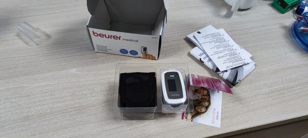 Máy ngoại hình đẹp, nhẹ nhưng chắc chắn. Đo nhanh, màn hình to rõ hiển thị sắc nét.