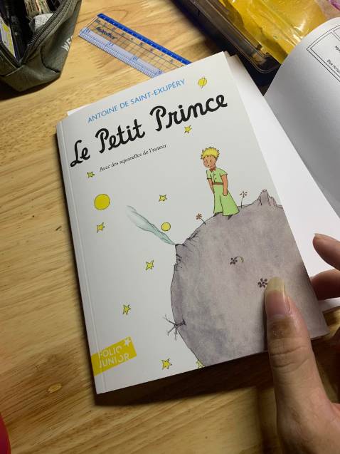 Mình vừa nhận sách nhưng khi mở sách ra các trang giấy bị bung ra vì không có keo