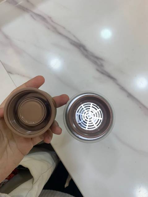 bình đẹp nhaaa. nhỏ xinh cao cỡ 20cm thôi. Giữ nước ấm tầm 6-7h. giữ lạnh thì rất tốt. cầm chắc tay rất thích. Thấy đáy bình để inox 316L xịn nha. hàng xịn không thua gì lock&lock nha, giá quá ngon