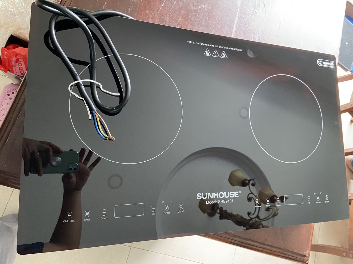 Sản phẩm hiện tại dùng ổn nhưng giao ko có đầu để ghim vào ổ cắm