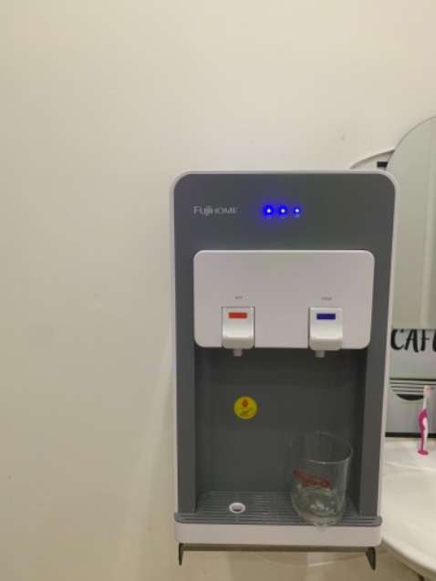 Làm lạnh cũng ok nhưng hơi ồn. Nóng thì gần như nước sôi luôn. Làm lạnh cũng ok nhưng hơi ồn. Nóng thì gần như nước sôi luôn.