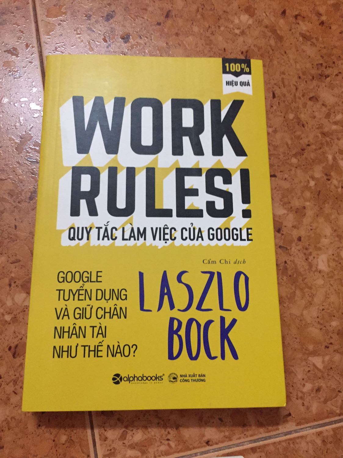 Ngày mưa vẫn ship rất nhiệt tình. Sách mới, đẹp dc đóng gói cẩn thận, còn lót cả giấy bìa cứng chống sốc rất kĩ nữa ạ ?Mình nhận được hàng sớm hơn 2 ngày lận dù đang mùa dịch ?