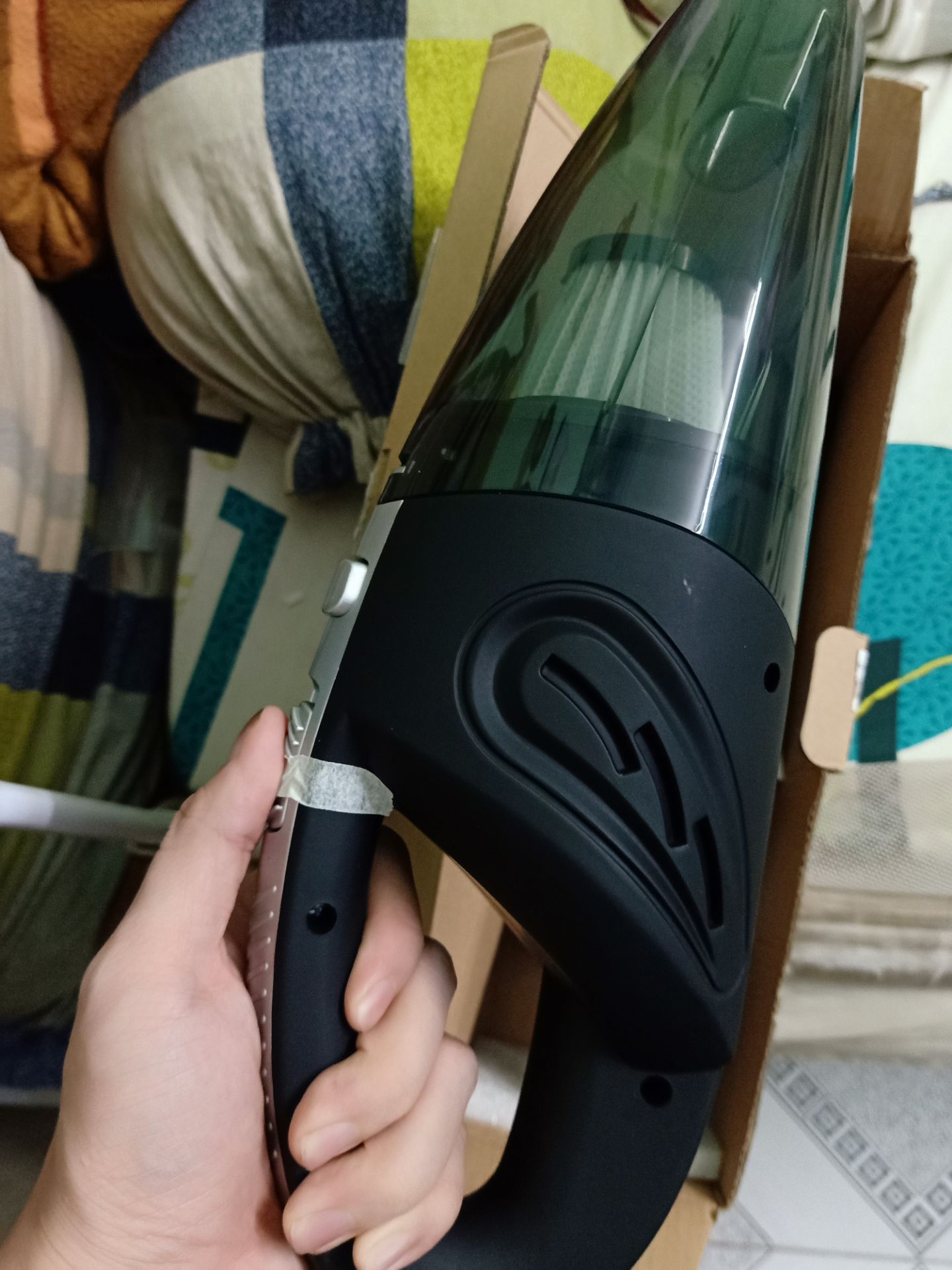 đã nhận đc hàng.cảm giác nhựa khá cứng cáp và chắc chắn. chưa xài nên chưa biết hoạt động như nào nhưng giao hàng nhanh. nhân viên vui vẻ thân thiện nên cho 5* ko nói nhiều.