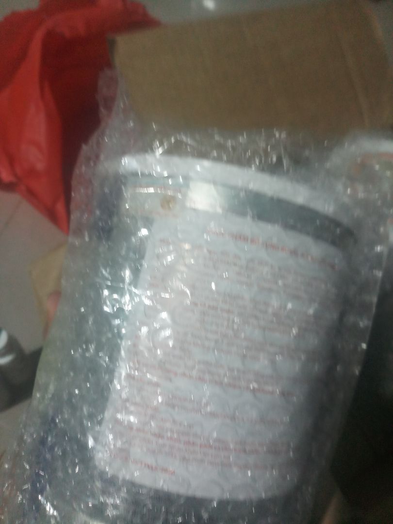 hàng chuẩn nhập khẩu chính hãng, giá ưu đãi mà date xa, shop tư vấn nhiệt tình, nửa đêm khui hàng và nhận thêm quà nhỏ nhỏ dễ thương. tuy nhiên hàng có hơi móp méo, mong shop khắc phục. và giao hàng khá lâu. ai muốn đặt hàng thì hãy để ý thời gian đặt hàng