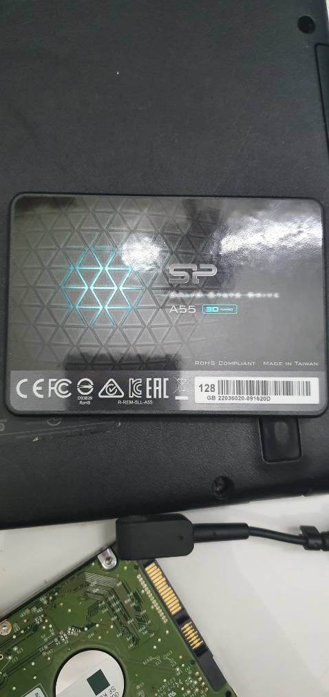 Cần đổi lại sản phẩm thì làm như nào nhỉ. Máy ko nhận dạng ổ cứng. Ổ cứng chỉ có cục main chút xíu, *** đảo à. Cần đổi lại sản phẩm thì làm như nào nhỉ. Máy ko nhận dạng ổ cứng. Ổ cứng chỉ có cục main chút xíu, *** đảo à.