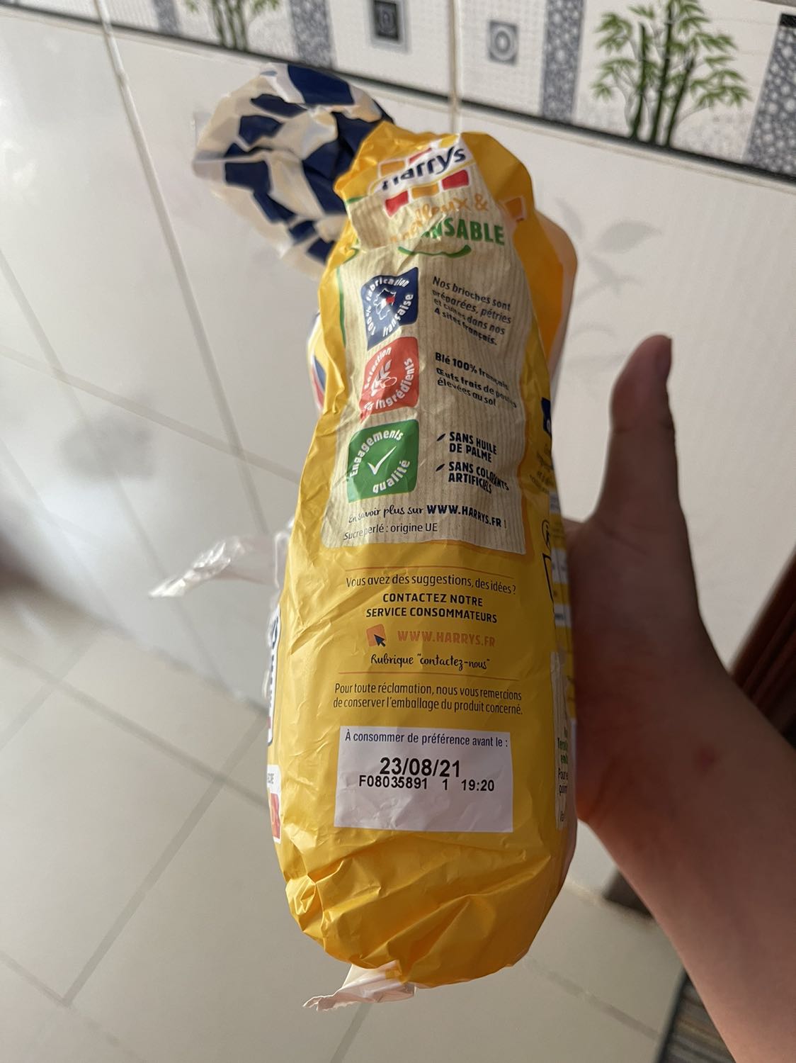 Sản phẩm hết hạn sử dụng. Vui lòng hoàn tiền, xin cám ơn.