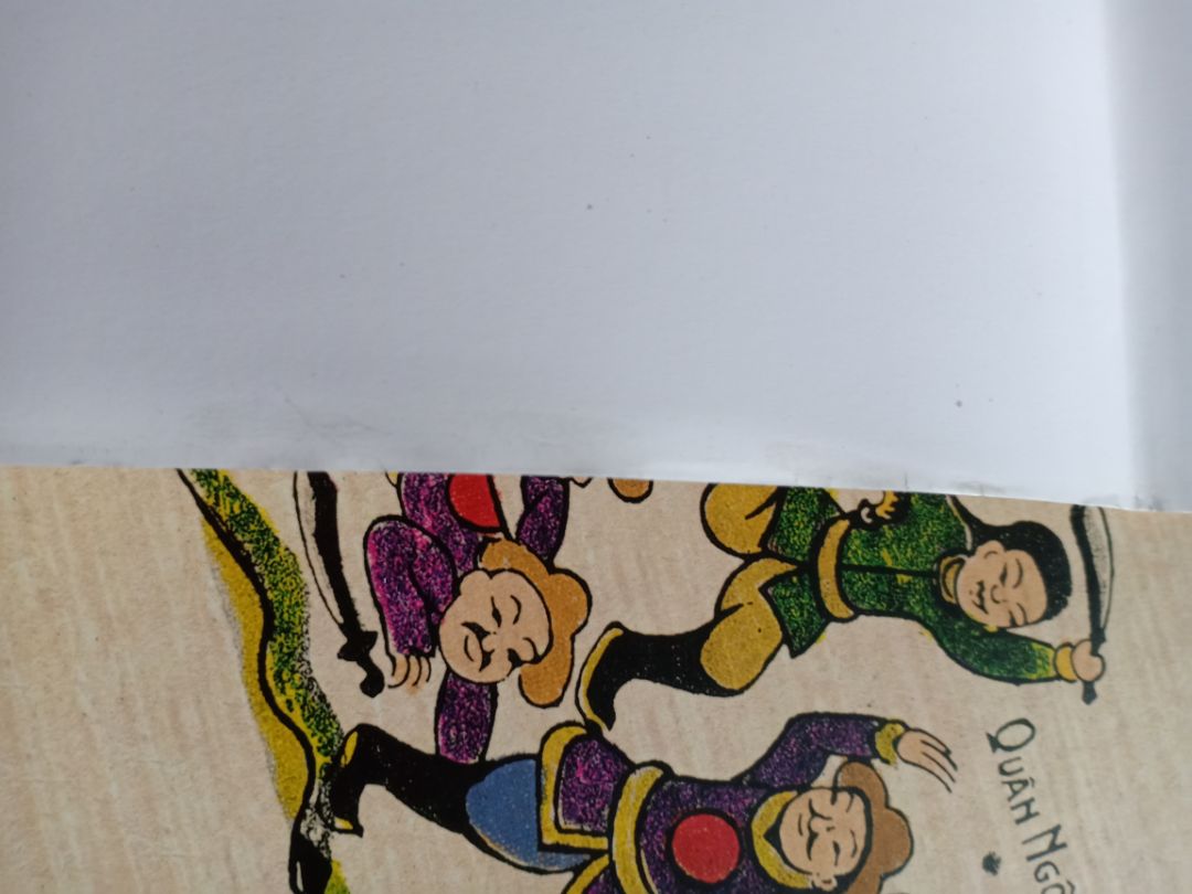 Khâu chuẩn bị và đóng gói hàng của Tiki thật sự rất tệ. Hàng mình nhận được quyển nào cũng bụi bẩn nhưng quyển này là tệ nhất. Bìa sách nhăn, bị lõm vết, bị rạch, còn có những vệt đen lau không sạch. Giá bìa không phải rẻ nên hàng nhận được rất không hài lòng. Mong Tiki xem xét lại!!!