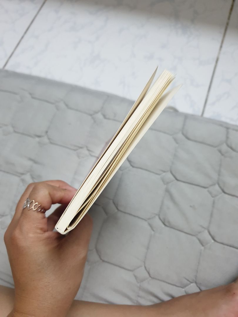 sách chất lượng ko ổn lắm, mới đọc đã rớt. mỏng. nội dung ok. đọc cho biết thêm về các anh hùng dân tộc ta.