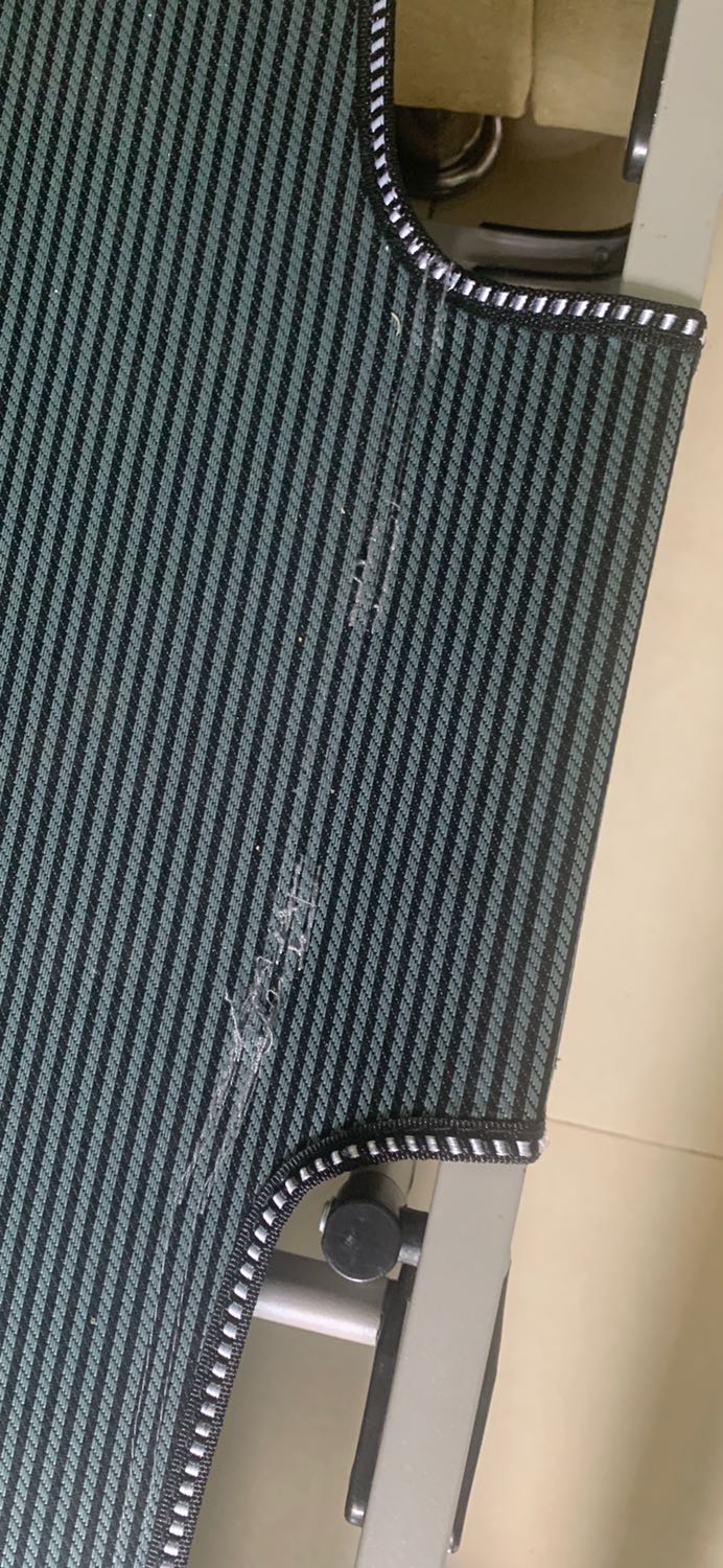 Có nhiều lỗi từ khung gường tới vải bố. Đổi trả thì phiền nên đành phải để lại dùng. Kẹp thì bằng nhựa sẽ không bền với thời tiết nóng miền nam (rợp nhựa)