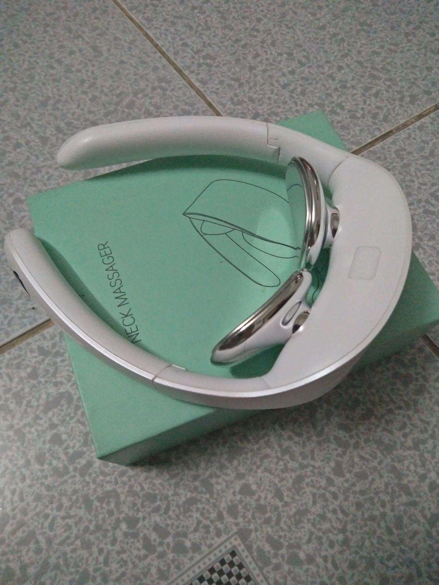 Làm việc văn phòng hay đau mỏi vai gáy, dùng thấy thoải mái đỡ mỏi  hẳn.