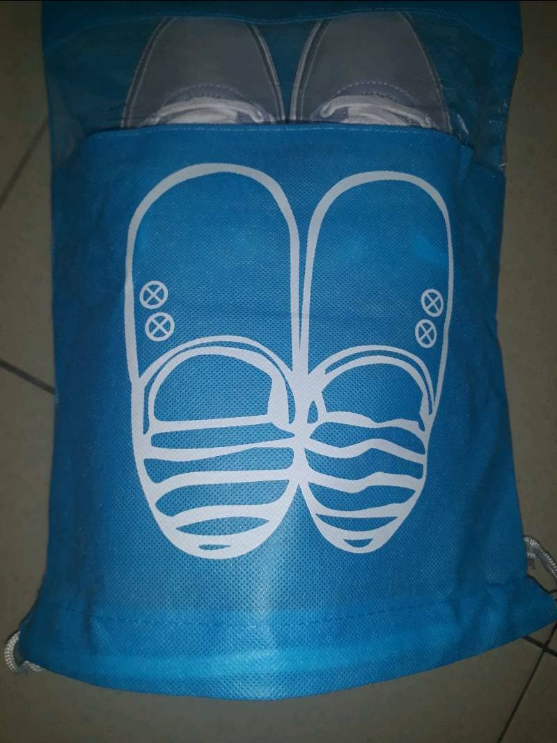 Túi đựng giày rất tiện lợi khi dùng cho mùa mưa hoặc bảo quản giày ko bị bụi
Túi chất lượng ok nha bền
Mai mốt sẽ ủng hộ tiếp