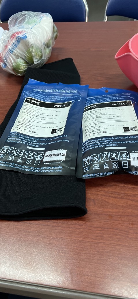 Mua 2 đôi giao 2 cái. 1 cái xl, 1 cái 3xl. Quá tệ