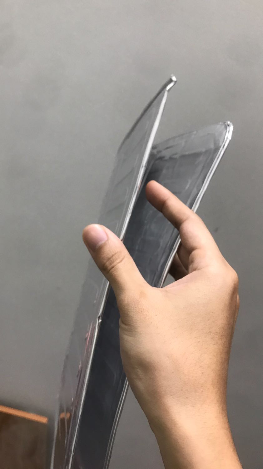 Đúng nhu cầu, nhưng tưởng miếng này làm bằng thiếc hay gì đó cứng cáp hơn. Cầm trên tay thì có vẻ như làm từ nhiều lớp giấy bạc nên cực kỳ mỏng manh, có thể bóp vụn dễ dàng :/ khi sử dụng phải cực kỳ thận trọng.