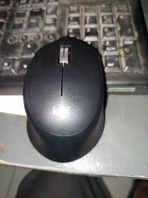 Di chuyển êm, nhậy, dùng cho PC. Hàng chính hãng, sx 2024.