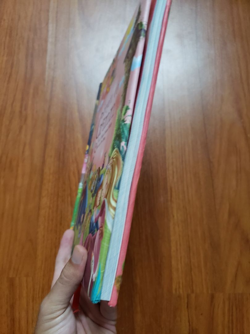 Sách hay, nhiều hình hơn chữ nên các bé rất thích