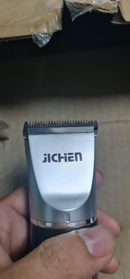 shop làm ăn như vậy không được, gửi cái hàng không đúng sản phẩm, mà còn gửi cái sản phẩm đã qua sử dụng, còn dín tóc trong đó.