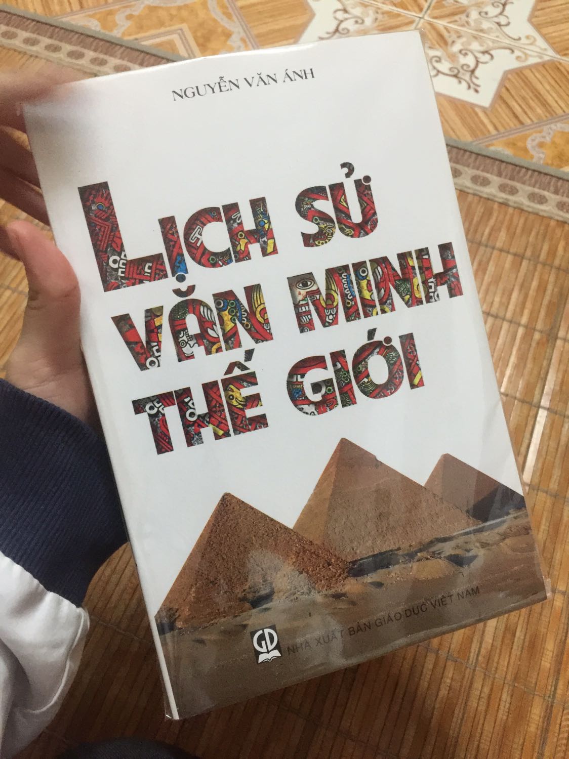 Dong goi can than, giao hang nhanh. 
Chat luong sach on