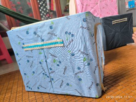 Hàng khá tốt , đóng gói cẩn thận. Tuy nhiên chấm 4 sao vì thanh sắt phía trong bị gỉ.