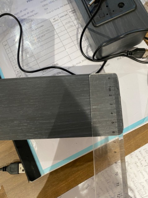 Giao hàng nhanh trong nội thành hcm. Shop có xuất hoá đơn. Còn chất lượng sử dụng lâu chút mới đánh giá dc.hi vọng sử dụng ổn.máy vừa có thể cắm trực tiếp sd or dùng 4 pin 3A. Máy chỉ có cap nên nếu mún dùng các bạn mua thêm củ sạc nhen. Vẫn để đánh giá 5* trc cho shop.