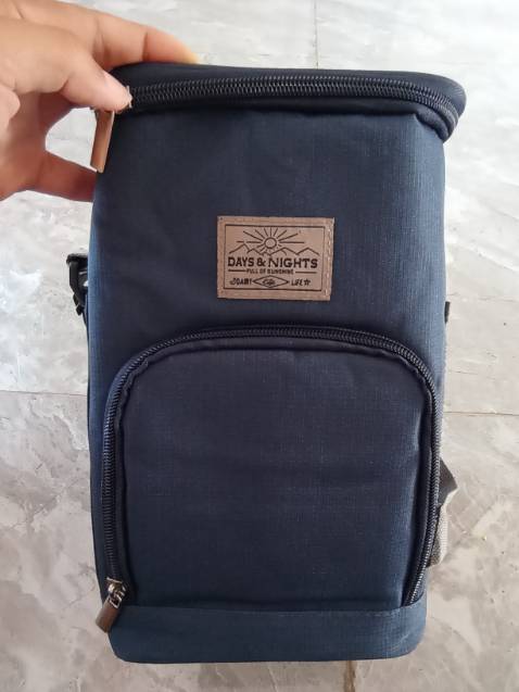 Phân loại sản phẩm ( màu xanh).
Giao hàng nhanh, đặt tối 26/1 mà trưa 28/1 đã giao( lịch dự kiến giao hàng là 7/2- sau tết). 
Đóng gói sản chẩm chắc, đủ và giống như hình.
Độ giữ nhiệt thì để tối về bỏ thử cơm cảnh vô rồi cũng cấp thông tin tiếp. 
Tuy nhiên Lock&Lock thì cũng yên tâm về chất lượng