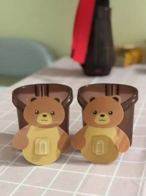 Cốc cute chắc chắn, mua mấy cái về dính đâu cũng tiện