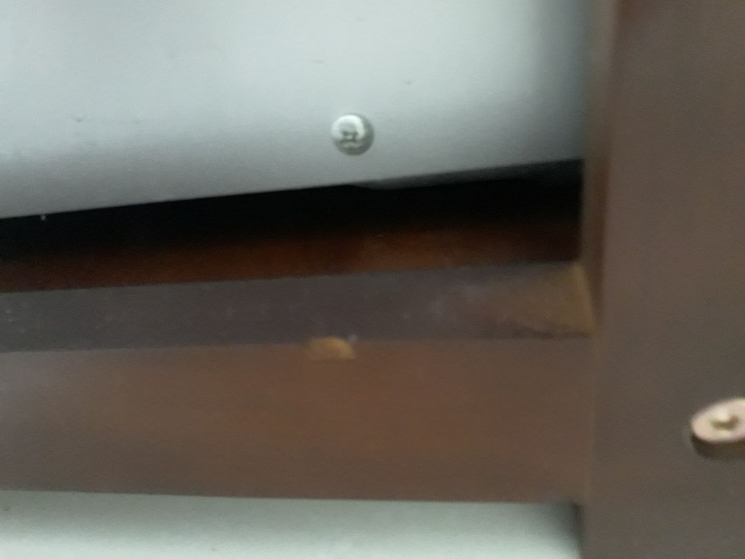 Hàng bị trầy xuóc nhiều còn bị mẻ nữa, ko hài lòng về sp mong tiki kiểm tra sp trc khi giao cho khách.