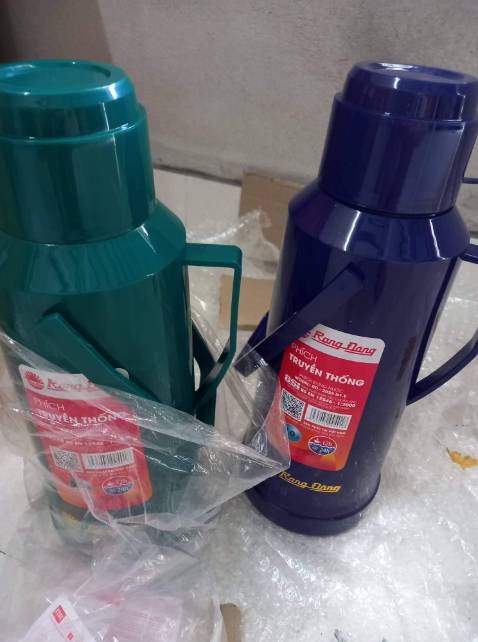 Nhận hàng mới xem thì hàng 1 cái bị vỡ vụn, 1 cái bị rạng nên chưa dùng được. Tuy nhiên mình liên lạc Tiki thì đã đc xử lí nhanh là đổi mới. Giờ vẫn đang chờ hàng về lại lần 2 xem. Đánh giá khâu xử lí sự cố hậu mãi của tiki khá tốt, nhanh gọn.